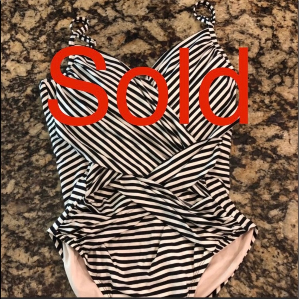One piece swim suit